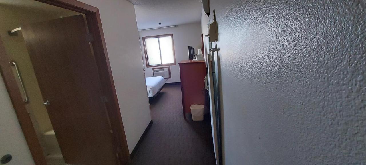Days Inn By Wyndham Willmar Экстерьер фото