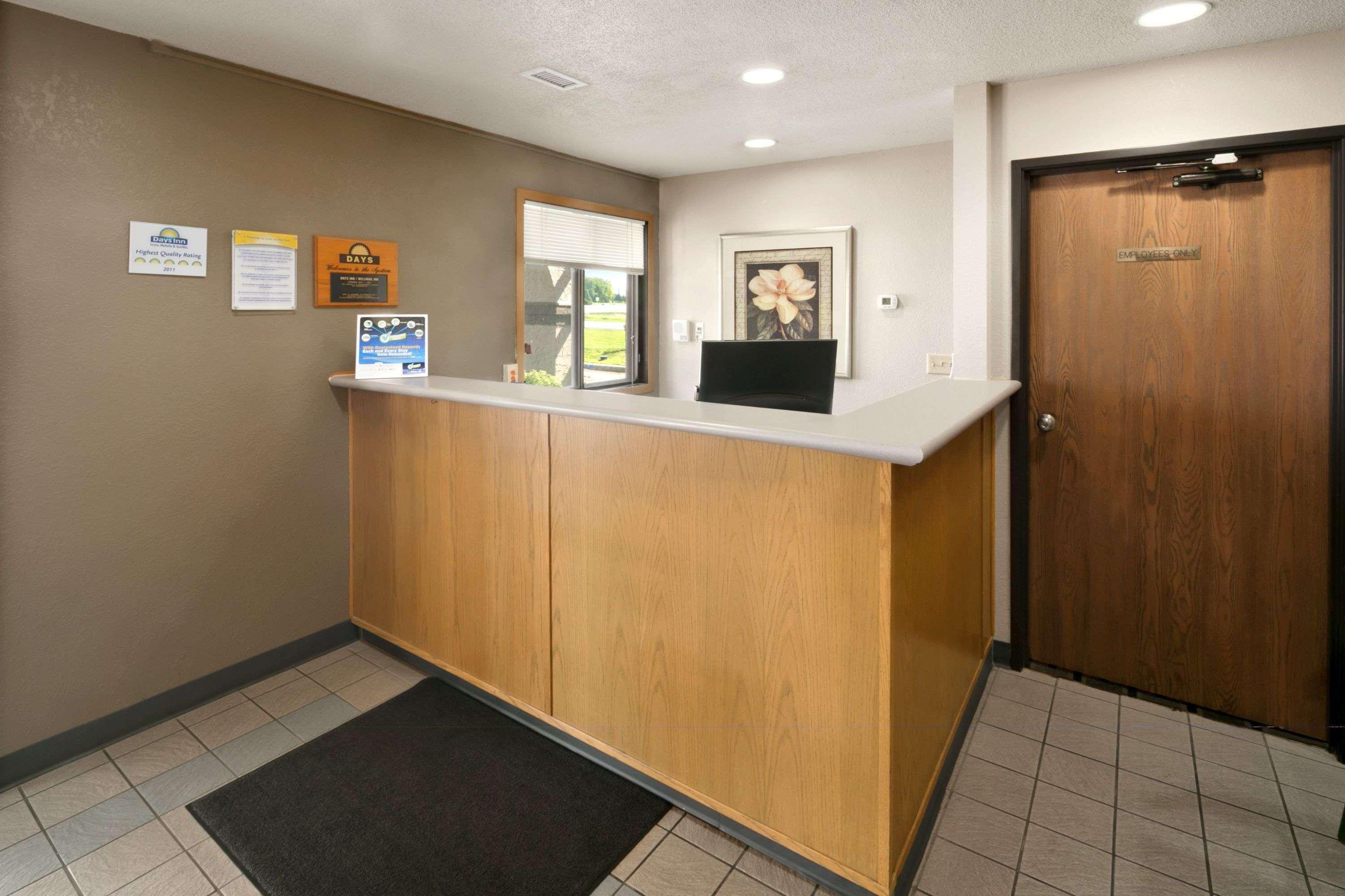 Days Inn By Wyndham Willmar Экстерьер фото